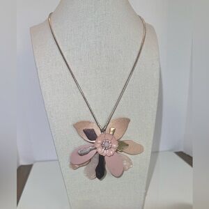 🌸  Pink & Gold Floral Necklace